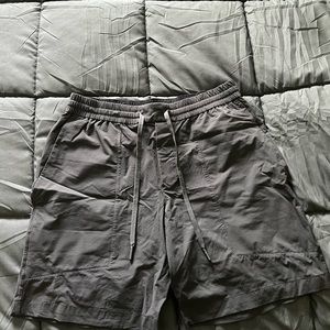 Lululemon Bowline Shorts 8” Size L
